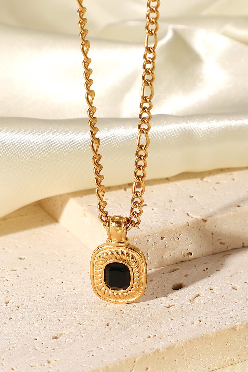 18K Gold Plated Inlaid Rhinestone Pendant Necklace - Loulou Boutique