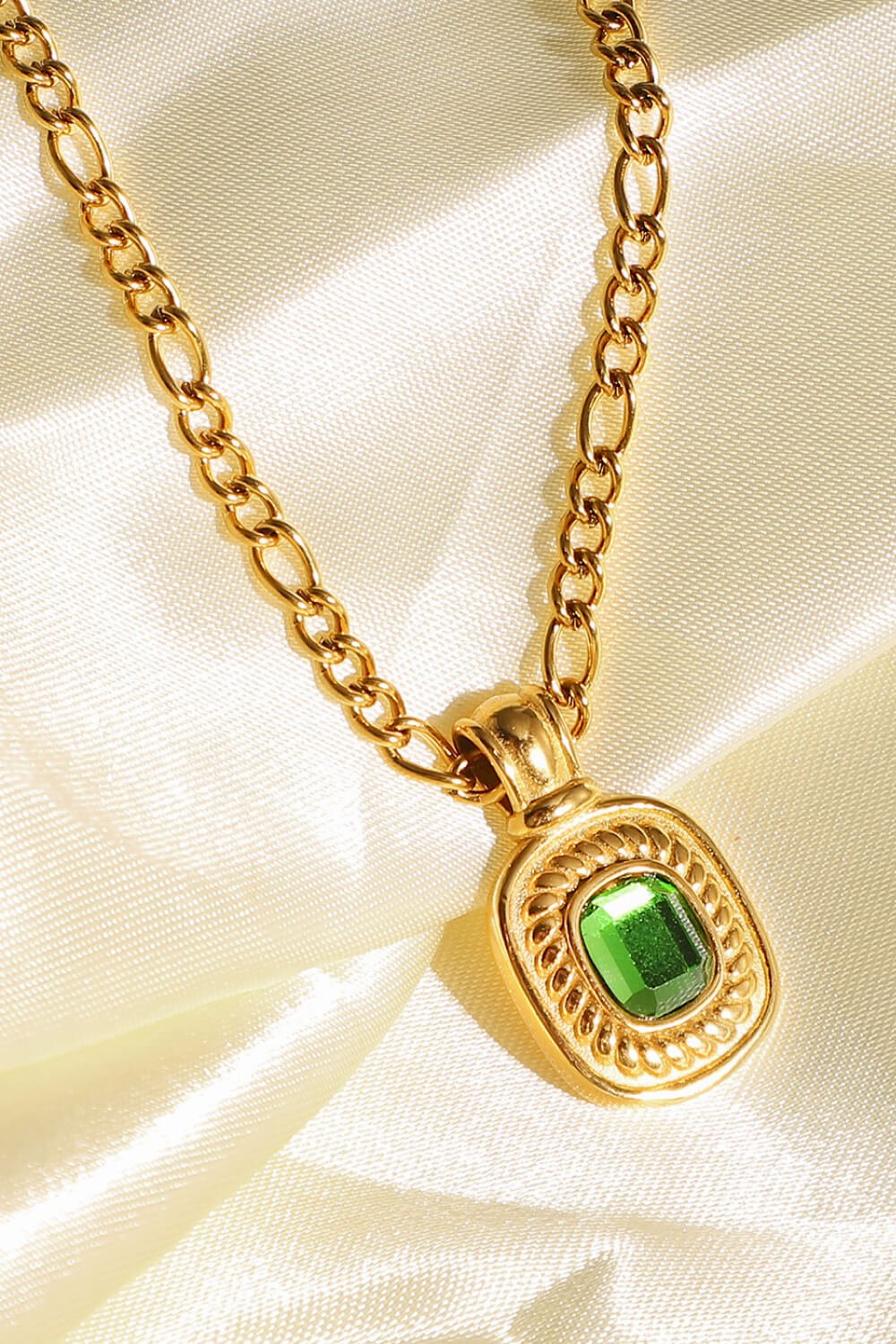 18K Gold Plated Inlaid Rhinestone Pendant Necklace - Loulou Boutique
