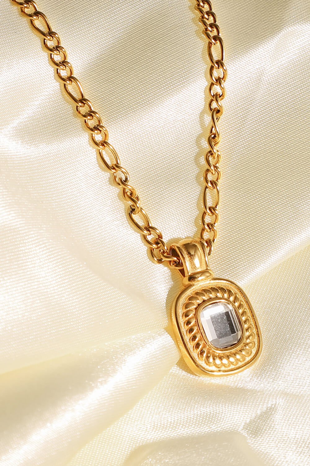18K Gold Plated Inlaid Rhinestone Pendant Necklace - Loulou Boutique