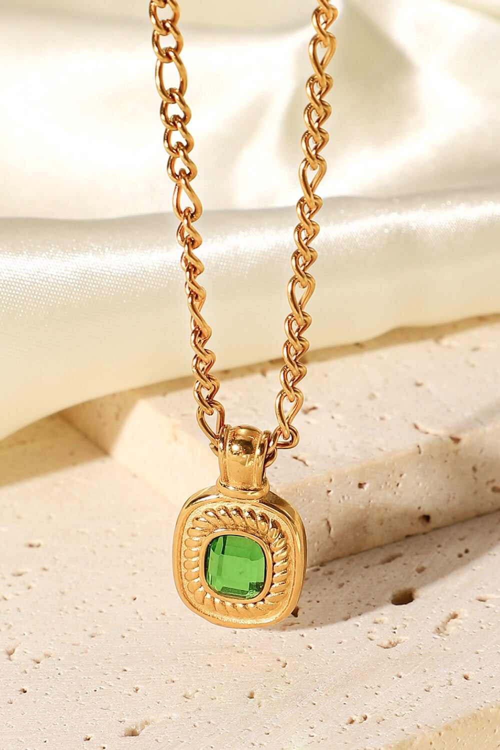 18K Gold Plated Inlaid Rhinestone Pendant Necklace - Loulou Boutique