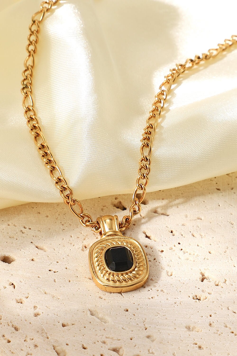 18K Gold Plated Inlaid Rhinestone Pendant Necklace - Loulou Boutique