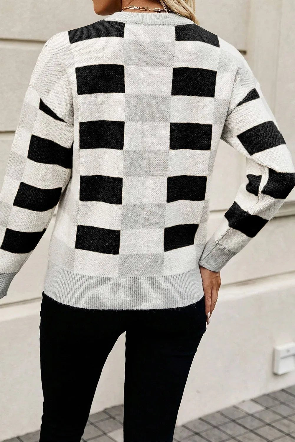 Color Block Round Neck Sweater - Loulou Boutique