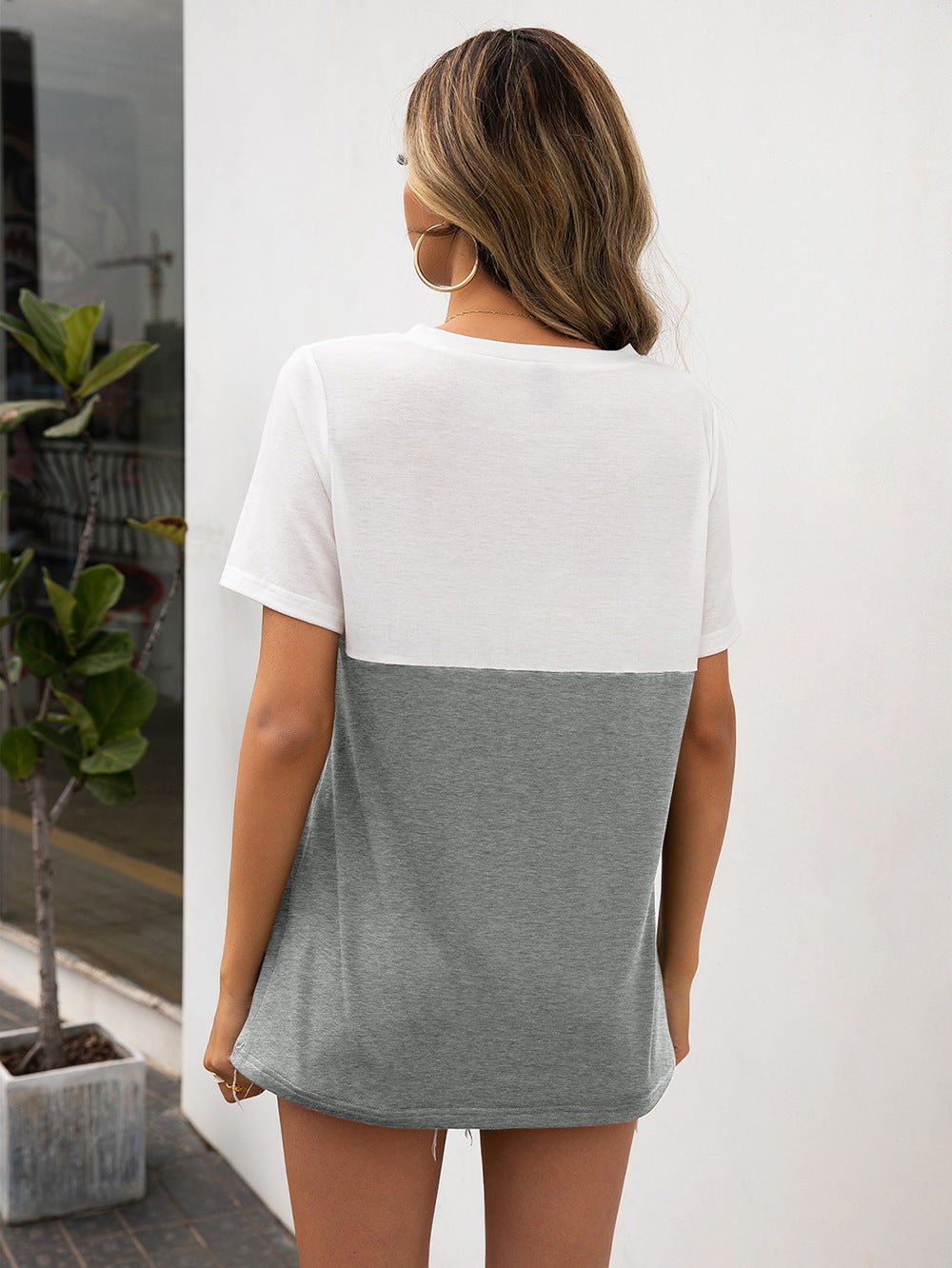 Color Block V - Neck Short Sleeve Tee - Loulou Boutique