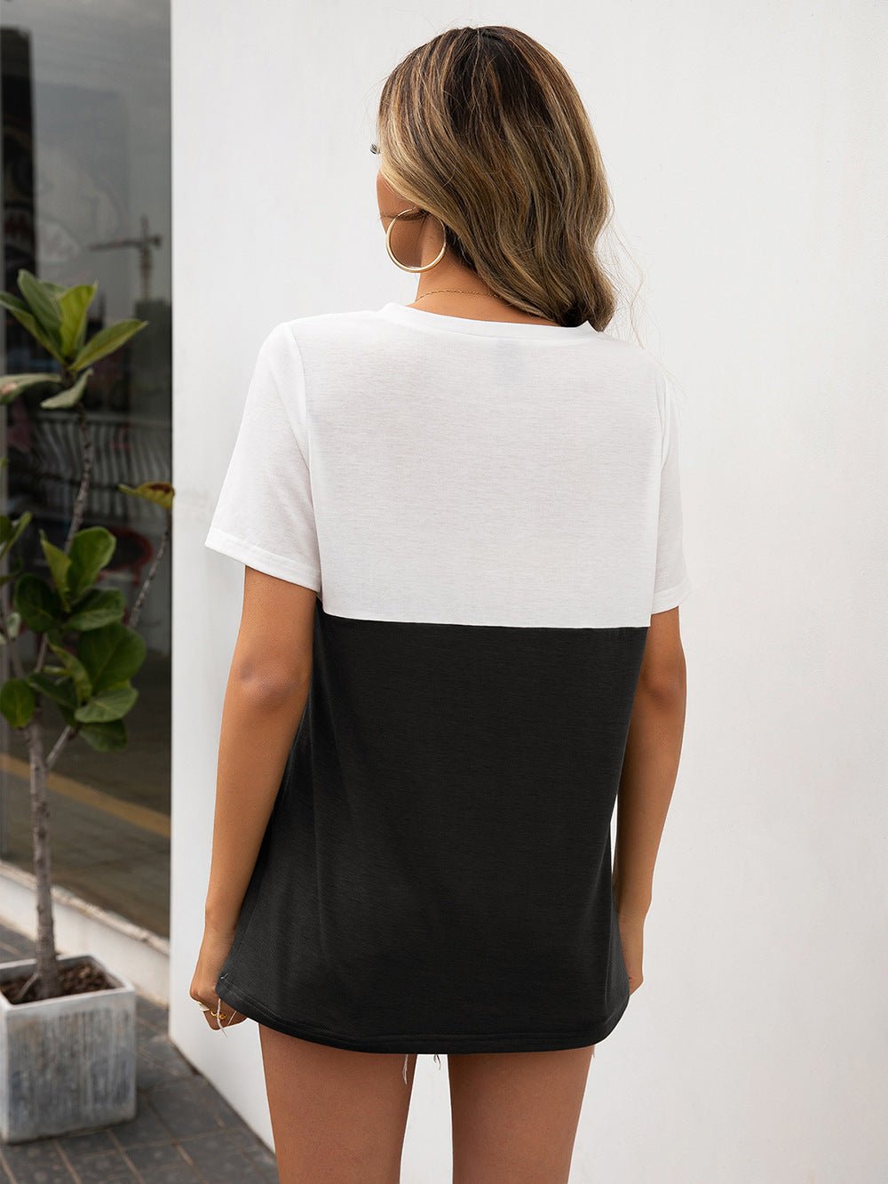 Color Block V - Neck Short Sleeve Tee - Loulou Boutique