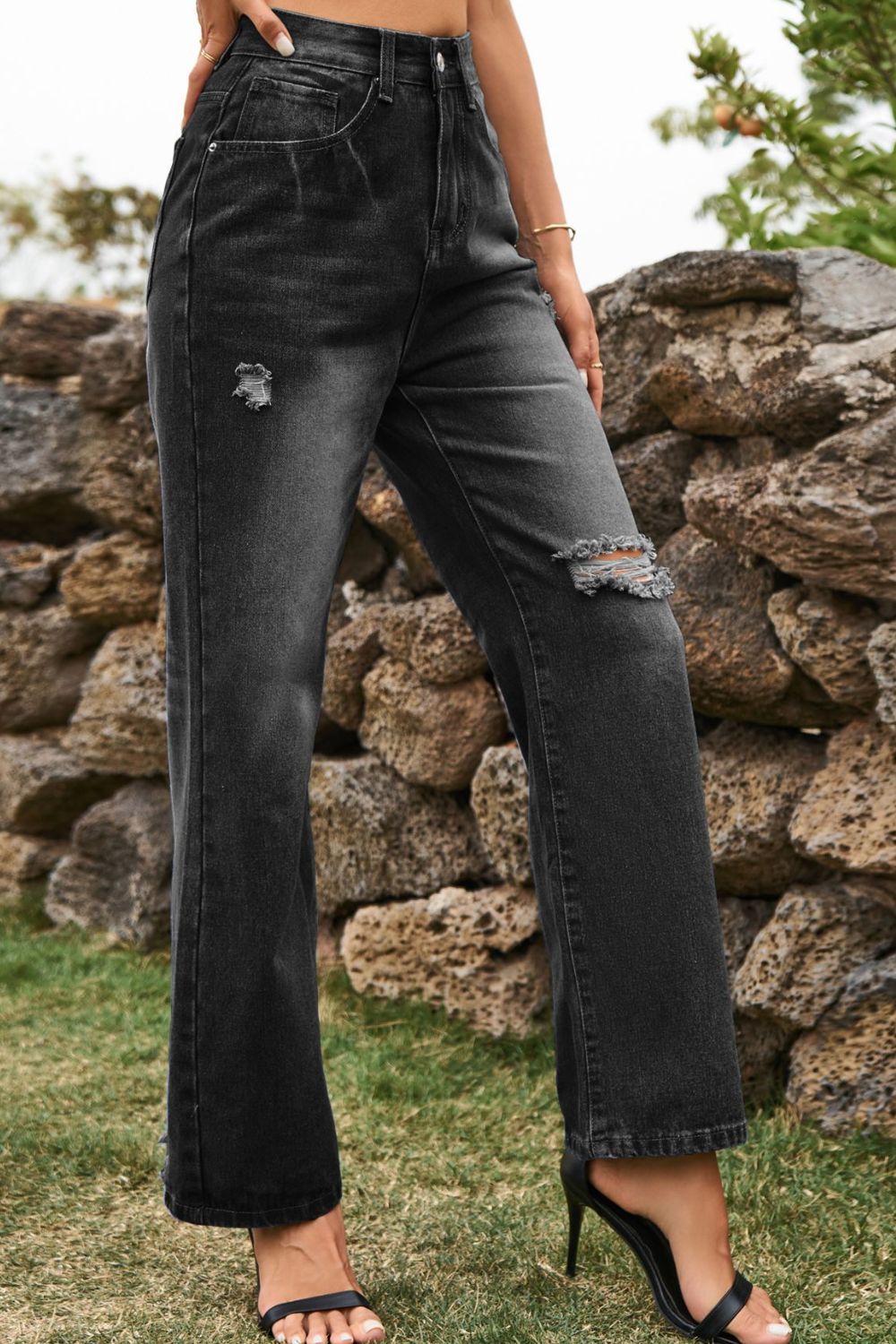 Distressed Buttoned Loose Fit Jeans - Loulou Boutique