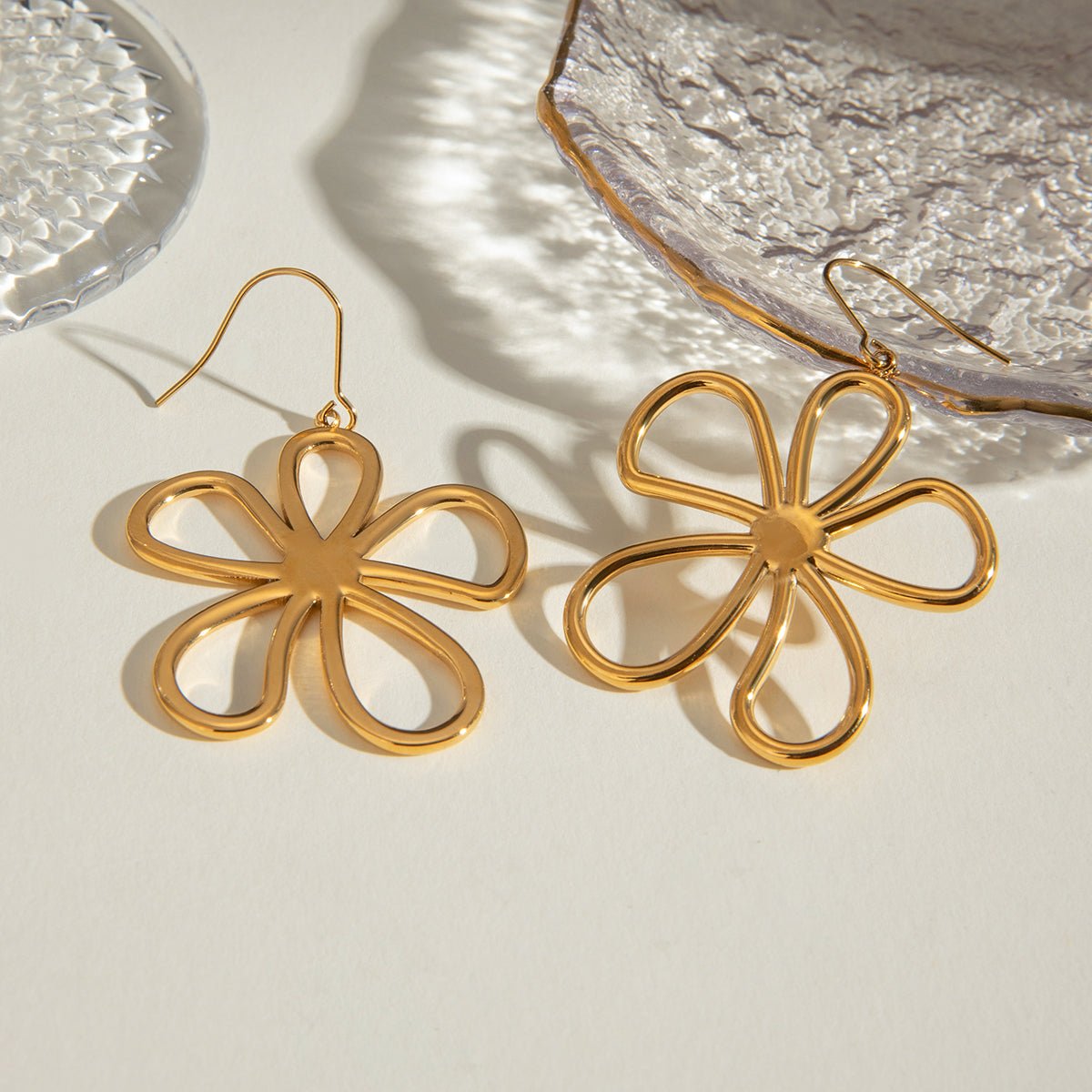 18K Gold - Plated Flower Earrings - Loulou Boutique