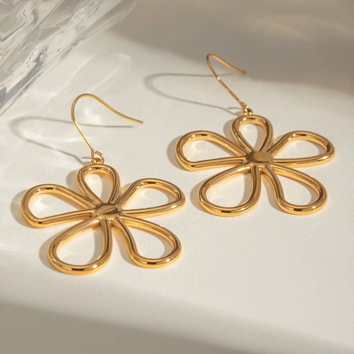 18K Gold - Plated Flower Earrings - Loulou Boutique