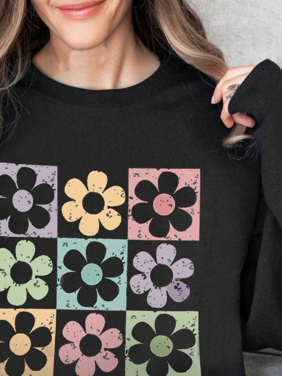 Flower Round Neck Long Sleeve Sweatshirt