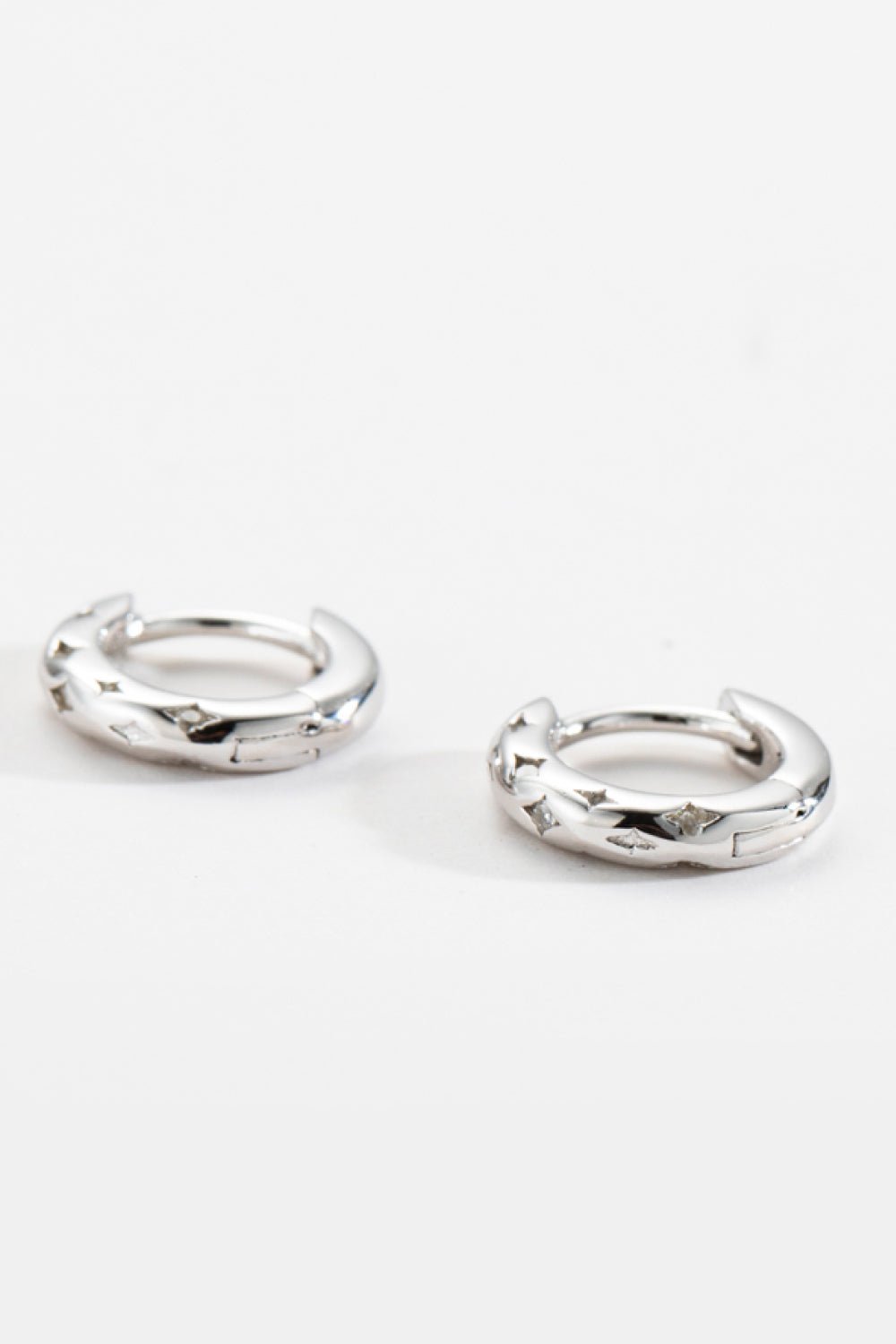 925 Sterling Silver Huggie Earrings - Loulou Boutique