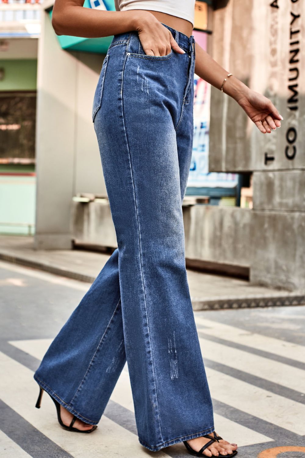 Buttoned Loose Fit Jeans with Pockets - Loulou Boutique