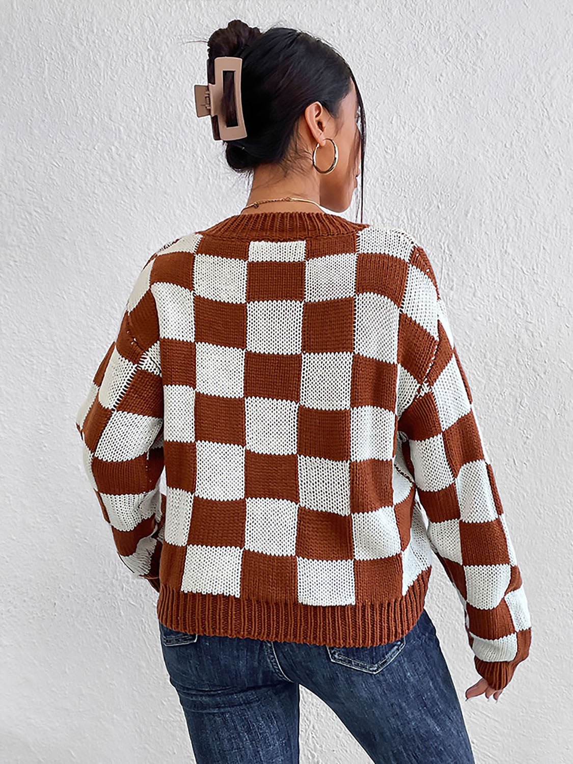 Checkered Round Neck Sweater - Loulou Boutique