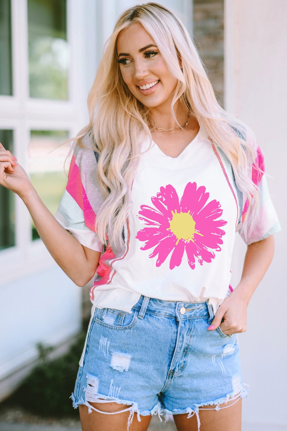 Daisy Graphic V - Neck Half Sleeve T-Shirt - Loulou Boutique