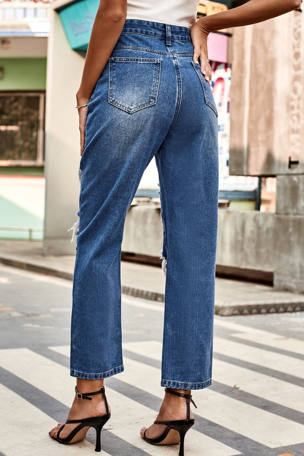 Distressed Buttoned Jeans with Pockets - Loulou Boutique