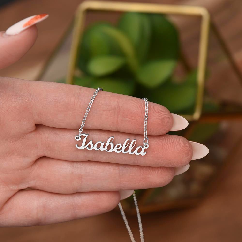 Elegance in Script: Personalized Name Necklace - Loulou Boutique