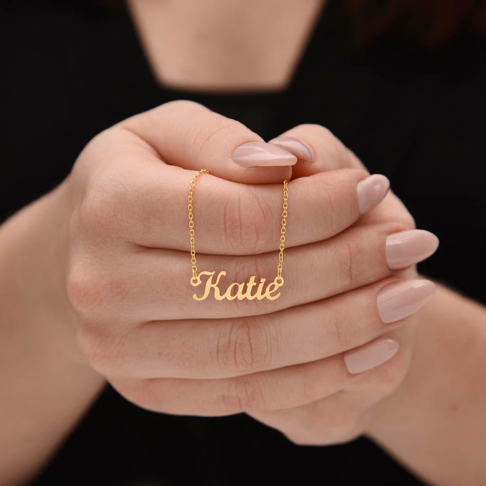 Elegance in Script: Personalized Name Necklace - Loulou Boutique