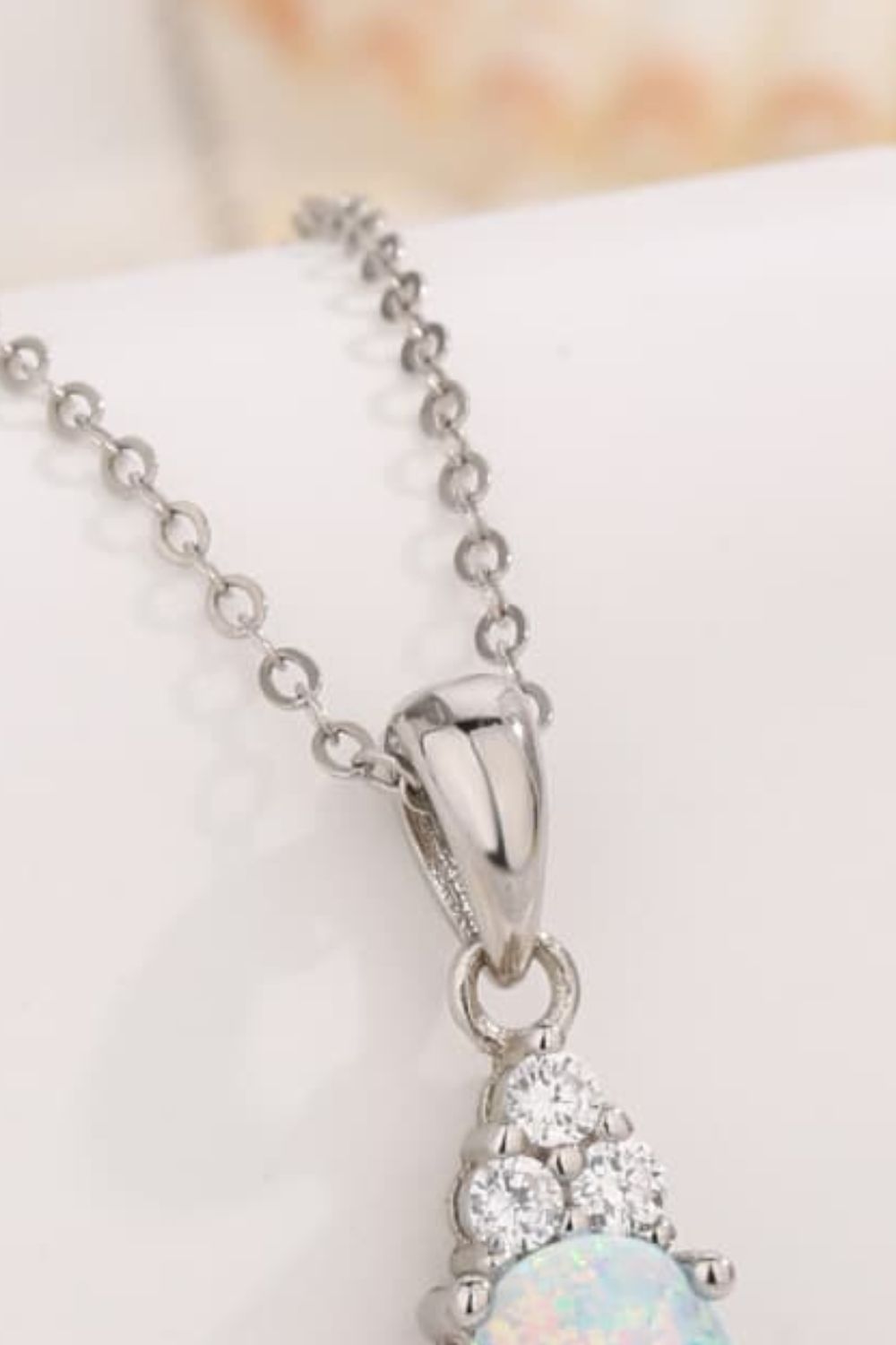 Find Your Center Opal Pendant Necklace - Loulou Boutique